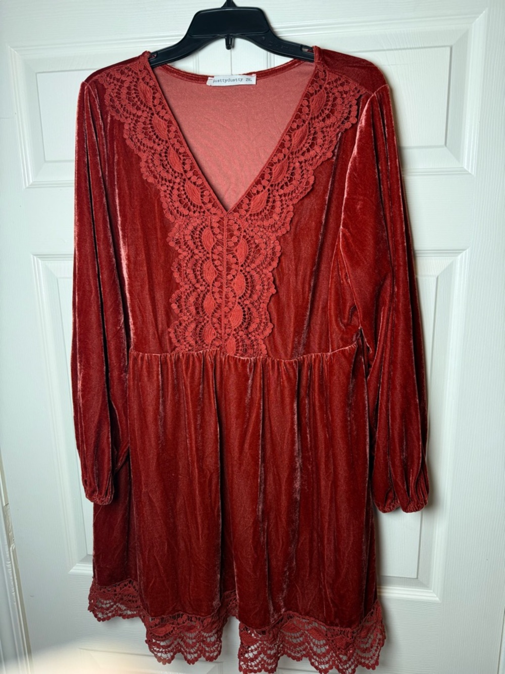 Rusttydustty Lace Detail V-Neck Long‎ Sleeve Mini Dress
